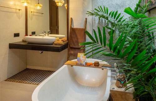 Cemagi Villa | Private beach Oceanfront 3bd Villa