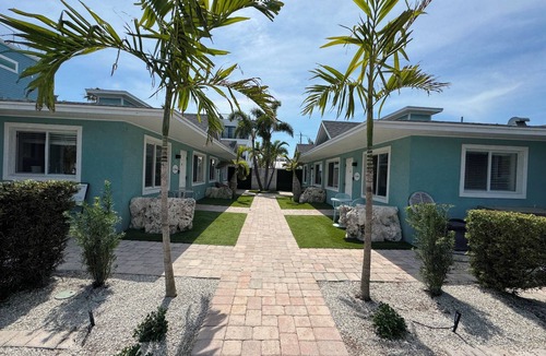 Bradenton Beach Apartment | PRIVATE HEATED POOL-2 blocks to BEACH-Tropical Courtyard-"Villa St.Barth"