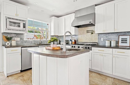 Old Northwood Historic District House | Private pool retreat near downtown & beach