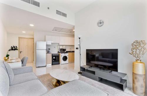 Jebel Ali Apartment | PVH - Modern 1BR Near Metro - Alexis Tower
