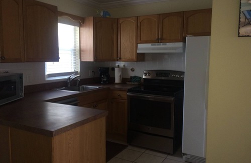 Bradenton Beach Cottage | Queen's Gate Resort