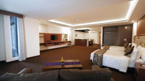 Mahendradatta Hotel | Quest San Denpasar by ASTON