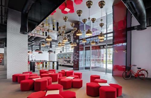 Dubai Hotel | Radisson RED Dubai Silicon Oasis