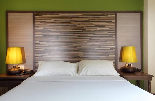 Chana Songkhram Hotel | Rambuttri Village Inn & Plaza