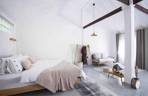 Ratchadaphisek House | Ratchada Retreat - Boutique homestay/MRT/Train Night Market