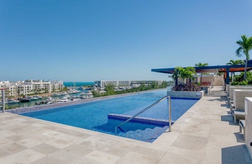Playa Mujeres Apartment | Relaxing Escape, Private Beach and Rooftop