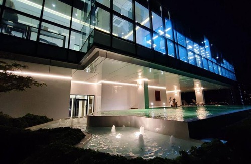 Bang Na Apartment | Relaxing Luxury Bangkok View Studio Room Near BTS