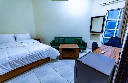 Jumeira 3 House | Relaxing Private Rooms in Compound Housing near Burj Alarab Villa 124