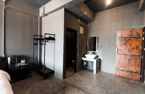 Pranburi Hostel | Rider Bedroom Hostel & Cafe