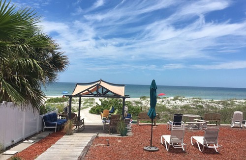 Indian Shores Cottage | Romantic Beachfront getaway