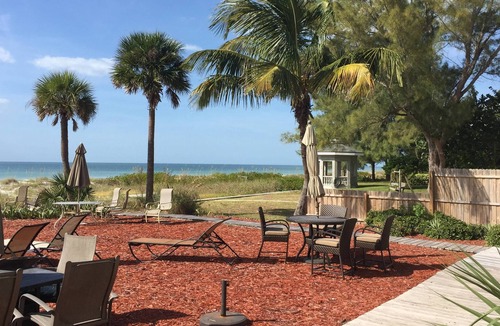 Indian Shores Cottage | Romantic Beachfront getaway