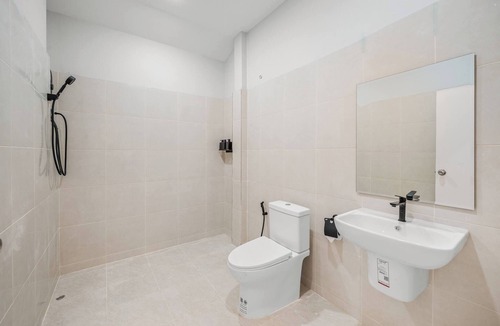 Maret House | Room-charming Guest Room Retreat in Mare