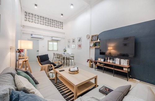 Phra Khanong House | Roombix CityHouse -CozyHouse Near Bts for 12 ppl - RB4