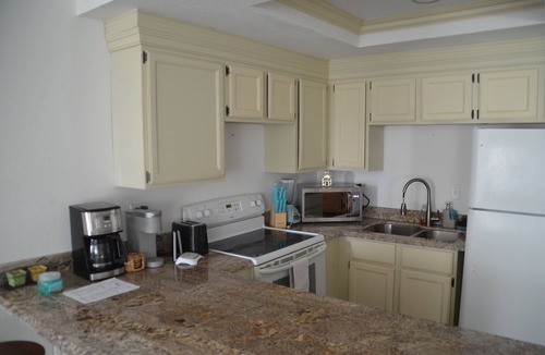 Rosarito Apartment | Rosarito getaway with jacuzzi & beach!