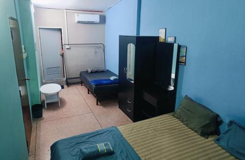 Talat Yot Hostel | RoXx Social Hostel