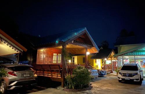 Uthai Thani Resort | Ruanmai Style Resort 1