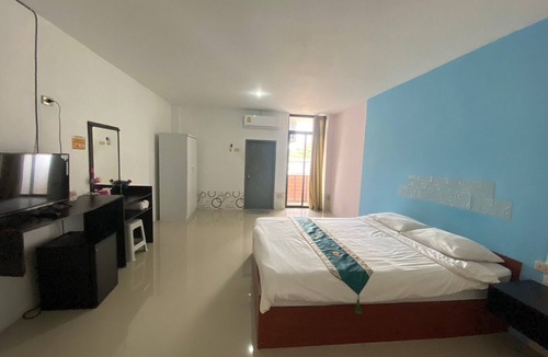 Warin Chamrap Apartment | Ruen Bua resident