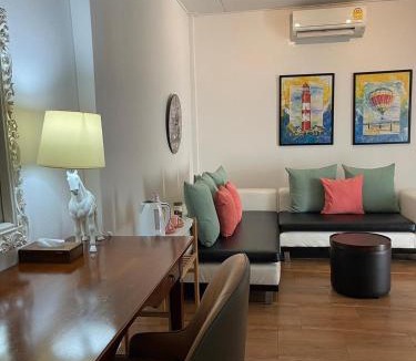 Bang Phra Hotel | Rynn