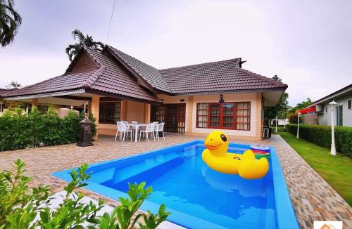 Chakphong Resort | Sand-D House Pool Villa C18 at Rock Garden Beach Resort Rayong