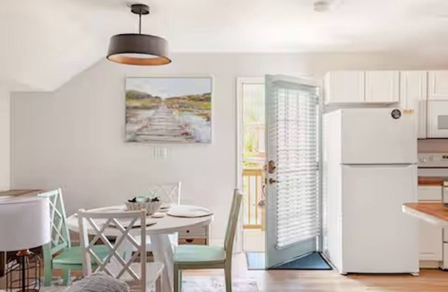 Roseland Apartment | Sandy Pines Perch Indian River Base Camp