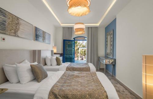 Ras Al Khaimah Ski Chalet | Santorini check in