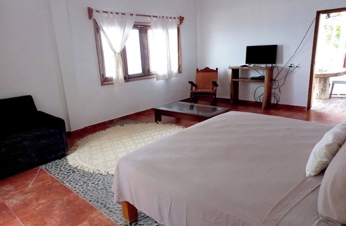 Mayto Bed & Breakfast | Seacliff Paradise