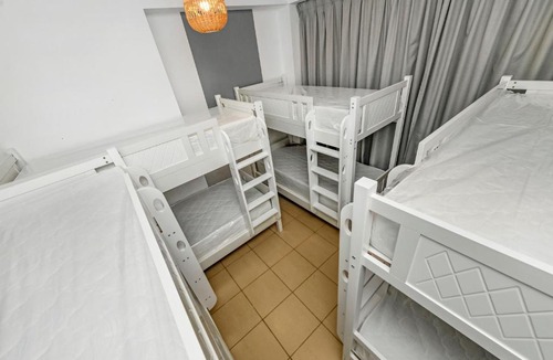Jumeira 3 Hostel | Seaside hostels Marina view