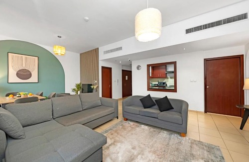 Jumeira 3 Hostel | Seaside hostels Marina view