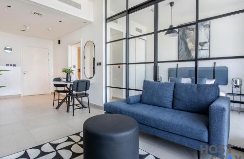 Dubai Apartment | Serene 1BR Getaway In Collective