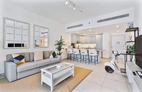 Deira Apartment | Serene 1BR Stay w/Pool, Gym, & Kids Playground