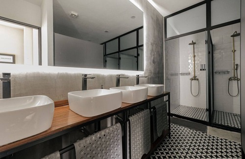 Benito Juarez Cabin | Shared Room Men/Low bed