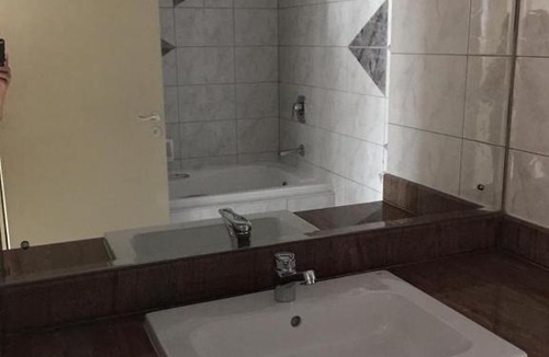 Trade Center Apartment | Sheikh Zayed Road girls only
