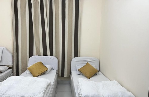 Al Muraqqabat Hostel | Short Term Tourist Place