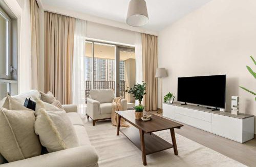 Dubai Apartment | Silkhaus Chic 1BR in Creek Beach Grove with Pool view