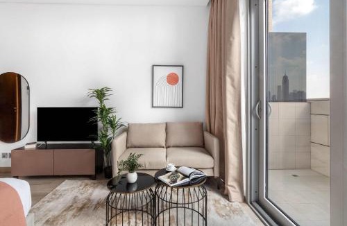 Bur Dubai Apartment | Silkhaus modern studio with Burj Khalifa view in DIFC