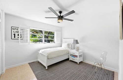 Central Naples Villa | Sinclair Retro Pool home