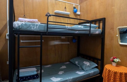 Chakkrawat Hostel | Sip N' Camp - Hostel