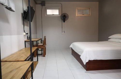 Makham Tia House | Siri Guesthouse @ Surat Thani