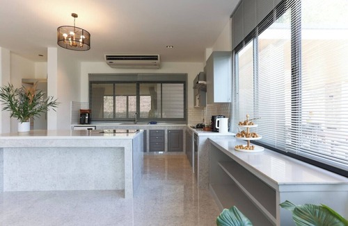 Wichit House | Sirinary Villa Amazing Sea View!