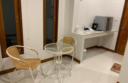 Chakphong Hostel | Sisters Home ที่พักใกล้สวนพฤกษศาสตร์ ระยองแหลมแม่พิมพ์