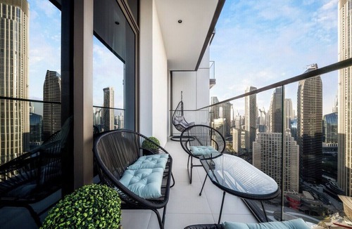 Downtown Dubai Apartment | Sky-High Central Dubai Gem: Burj & Fountain View