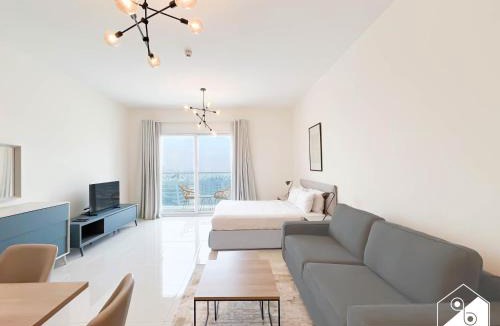 Business Bay Apartment | Skyline Studio Escape l Balcony , Gym & Pool