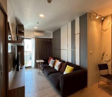 Sukhumvit Apartment | SkyLink Thonglor Luxury Condo with Pool BTS Access