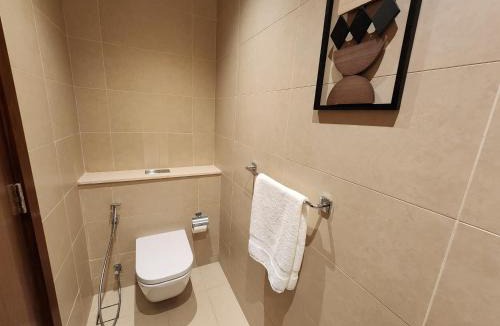 Dubai Marina Apartment | SOLARTE Luxe - Marina Gate - Spectacular Pools with Marina Views