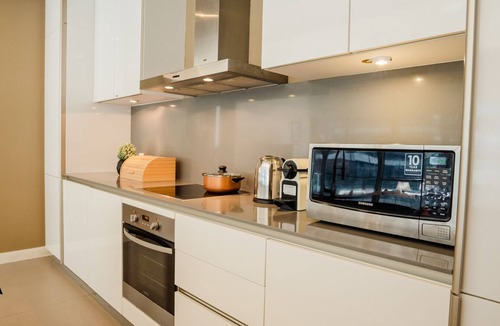 Al Wasl Apartment | Sophisticated 1BR in City Walk