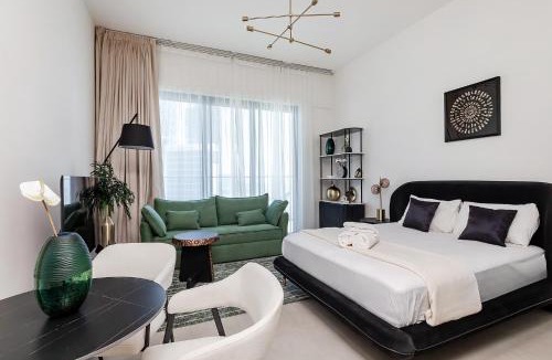 Business Bay Apartment | Sophisticated Binghatti Canal