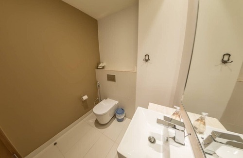 Al Wasl Apartment | Spacious 1 Bed Apartment in City Walk