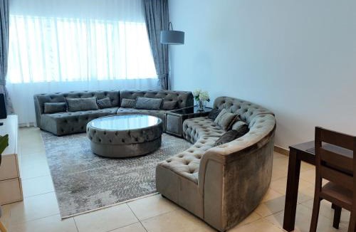 Trade Centre 1 Apartment | Spacious 1 Bedroom Plus Hall in Mag218