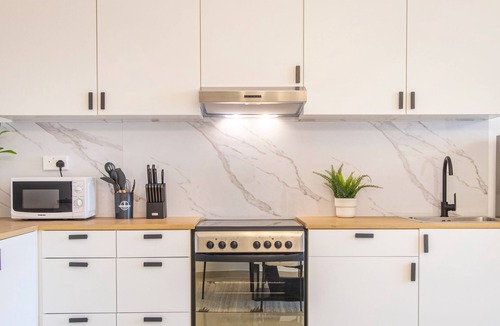Jabal Ali 2 Apartment | Spacious 3-bedroom apartment in beautiful Dubai with WiFi, AC, fitness room