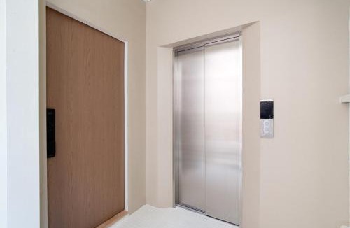 Khlong Toei Apartment | Spacious 3BR Apartment 650m from BTS Ekkamai